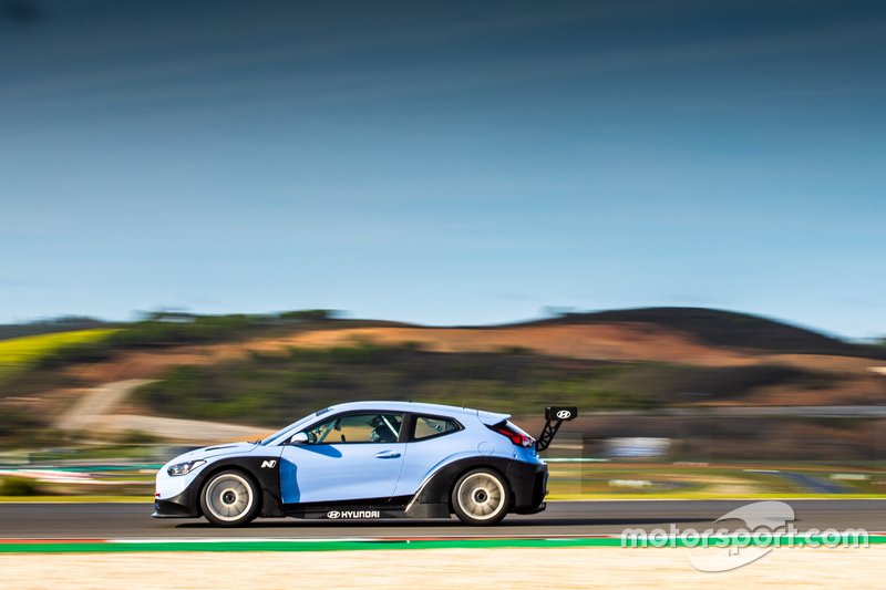 Hyundai Veloster N TCR