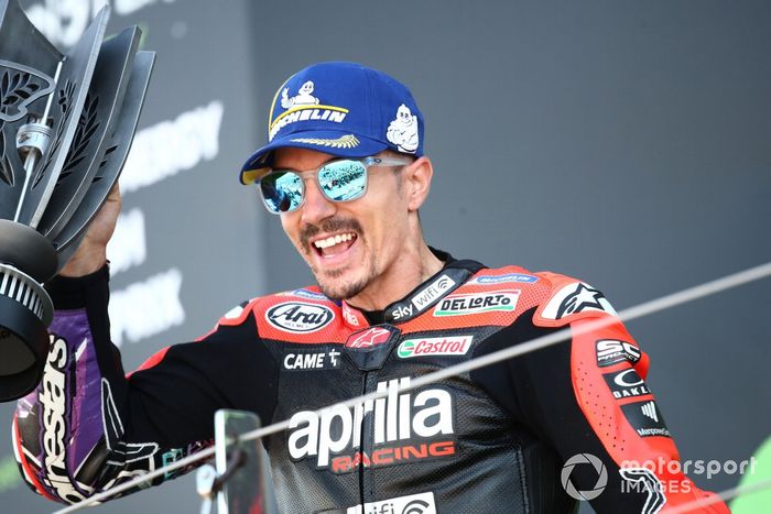 Podio: segundo lugar Maverick Viñales, Aprilia Racing Team