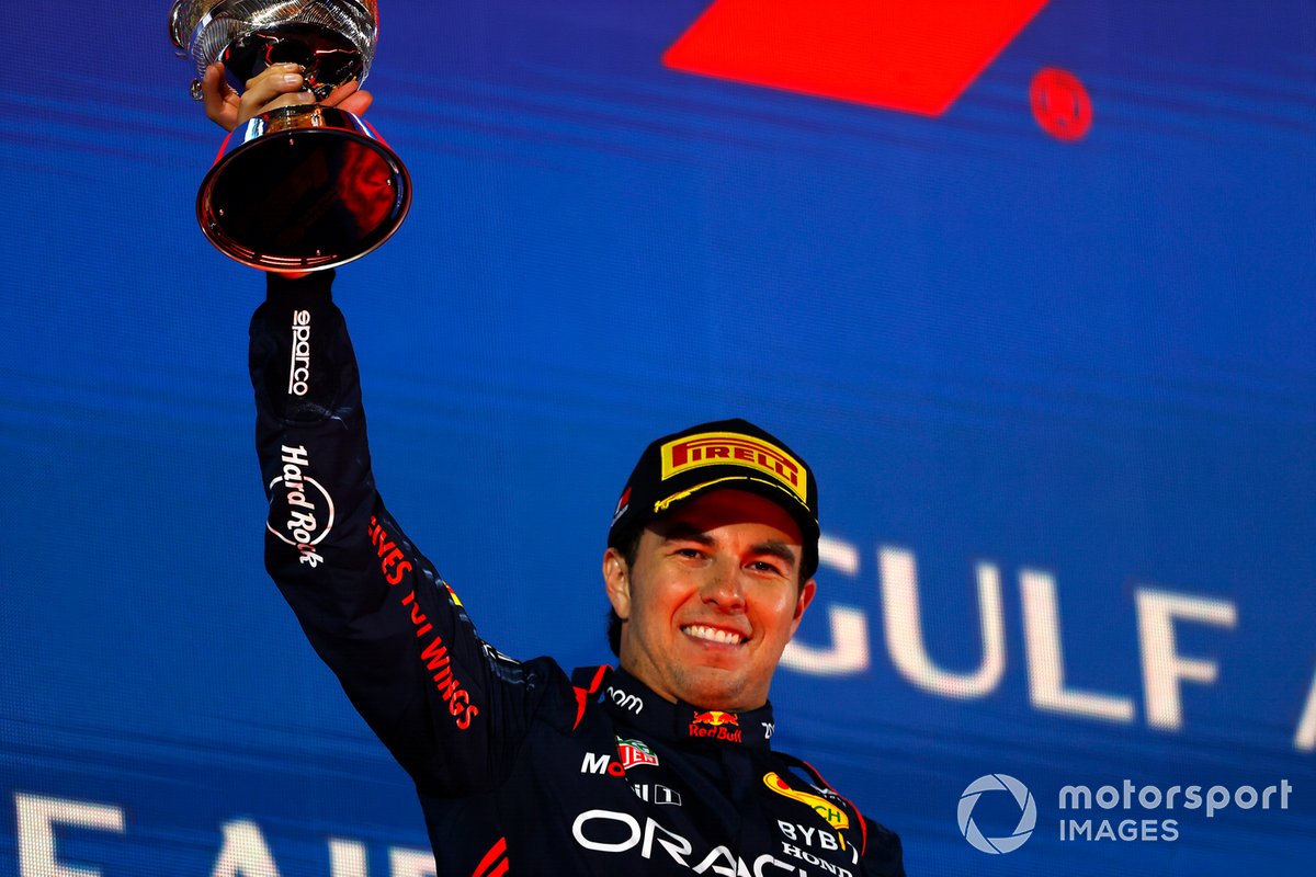Podio: segundo lugar Sergio Pérez, Red Bull Racing