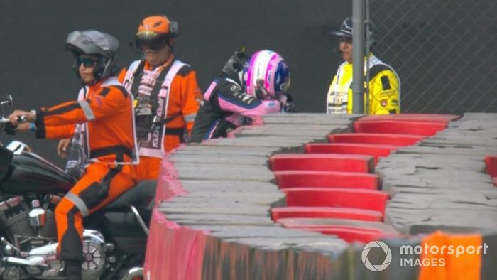 Alonso abandona en México