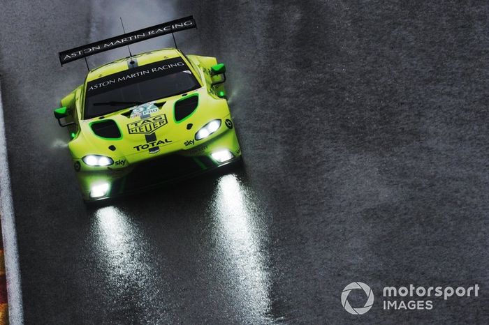 #97 Aston Martin Racing Aston Martin Vantage AMR: Alex Lynn, Maxime Martin 