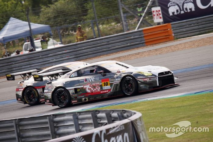 #10 GAINER TANAX triple a GT-R