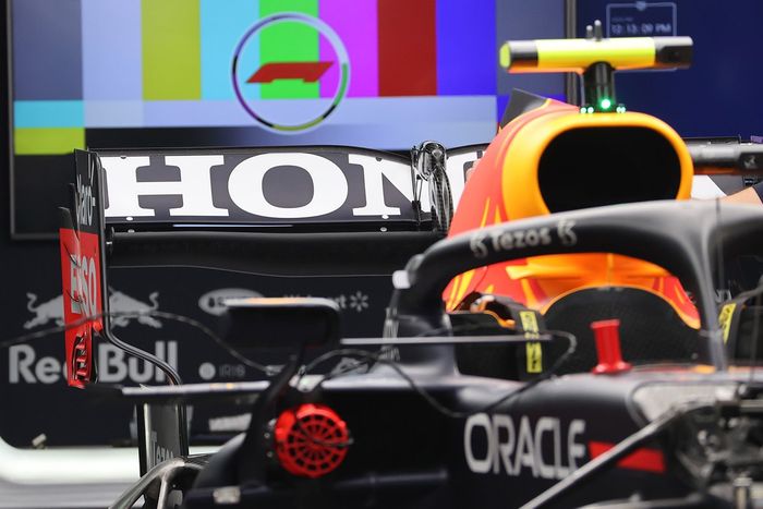 Detalle del alerón trasero del Red Bull Racing RB16B