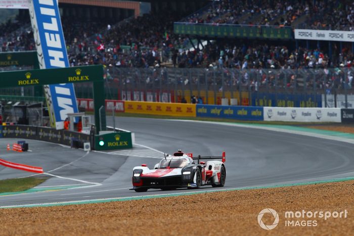 #7 Toyota Gazoo Racing Toyota GR010 - Hybrid Hypercar, Mike Conway, Kamui Kobayashi, José María López 