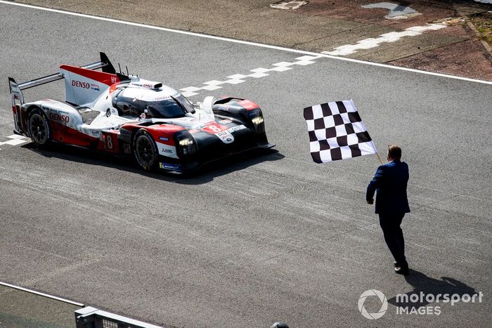 Ganadores #8 Toyota Gazoo Racing Toyota TS050: Sebastien Buemi, Kazuki Nakajima, Brendon Hartley
