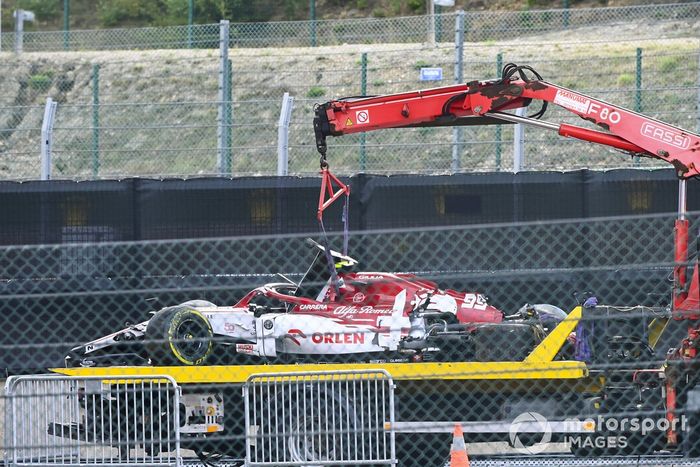 Monoplaza de Antonio Giovinazzi, Alfa Romeo Racing C39 después del choque