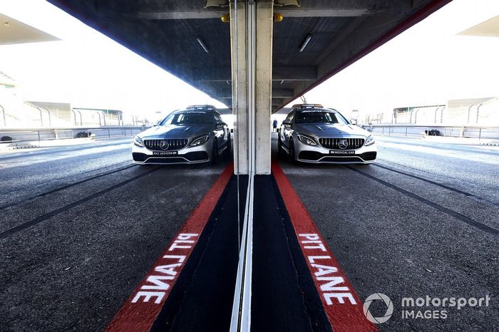 Coche Medical en pit lane 