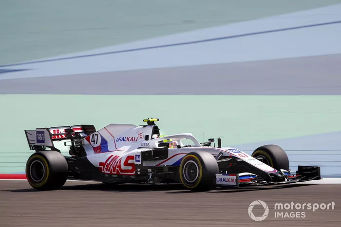 12. Mick Schumacher, Haas VF-21: 181 vueltas (979,572 km)
