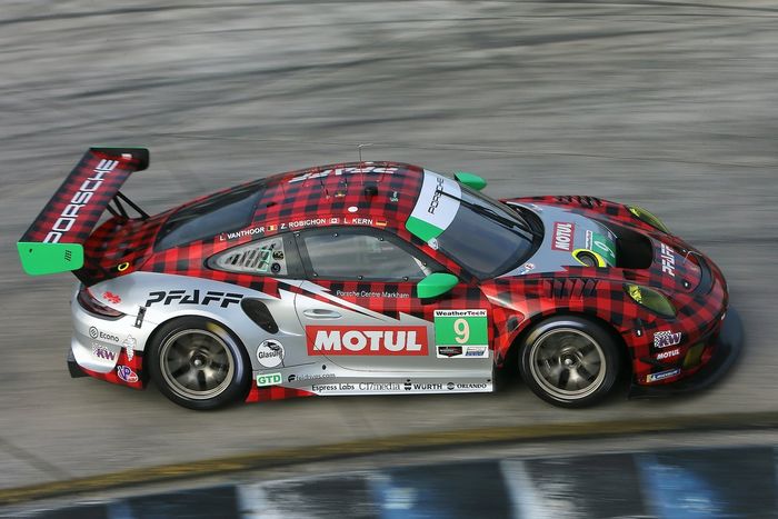 #9: PFAFF Motorsports Porsche 911 GT3R, GTD: Zacharie Robichon, Laurens Vanthoor, Lars Kern