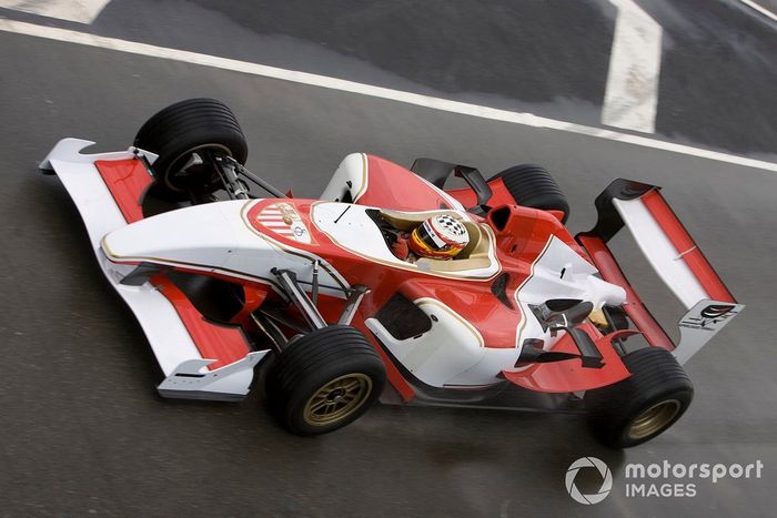 Borja Garcia en el coche del Sevilla