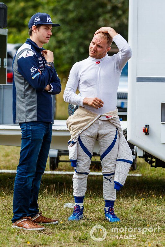 Valtteri Bottas con Teemu Suninen
