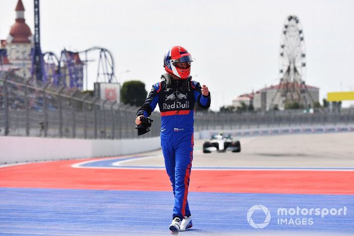Daniil Kvyat, Toro Rosso, se detiene en la FP1