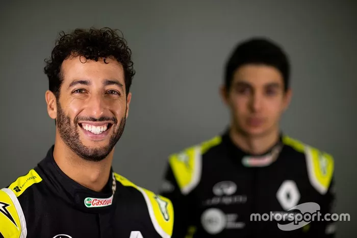 Daniel Ricciardo, Esteban Ocon, Renault F1 Team
