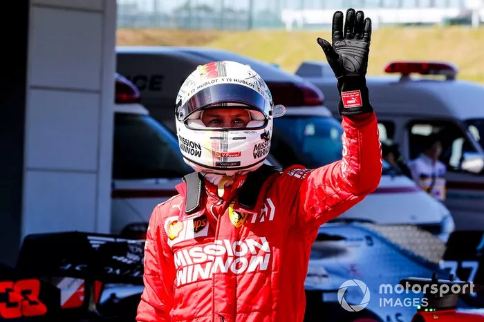 Ganador de la pole Sebastian Vettel, Ferrari celebra