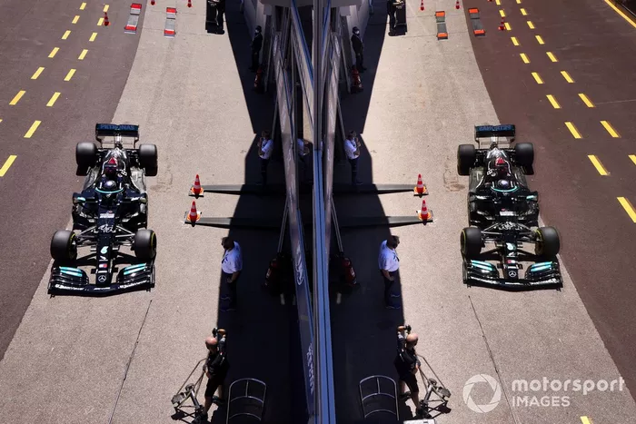 Lewis Hamilton, Mercedes W12