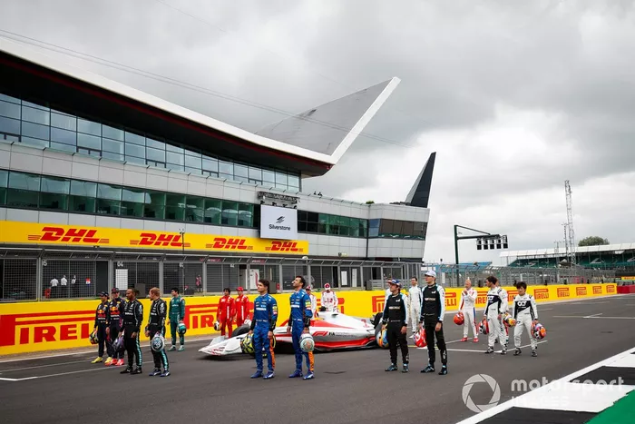 El evento de lanzamiento del coche de Fórmula 1 de 2022 en la parrilla de Silverstone