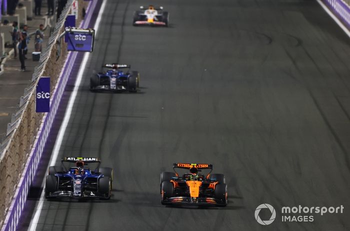 Lando Norris, McLaren, Carlos Sainz, Williams