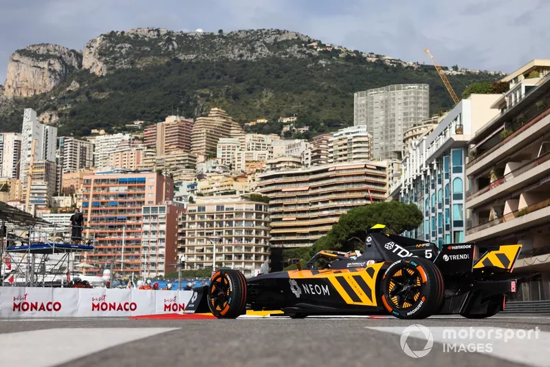 Taylor Barnard, équipe McLaren de Formule E