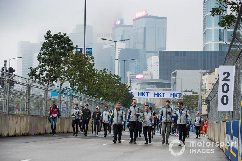 Felipe Massa, Venturi Formula E, Edoardo Mortara, Venturi Formula E, walk the track with their team