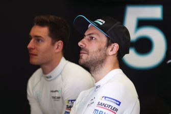 Stoffel Vandoorne, HWA Racelab, en Gary Paffett, HWA Racelab