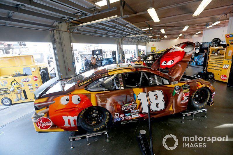 Kyle Busch, Joe Gibbs Racing, Toyota Camry M&M's Chocolate Bar