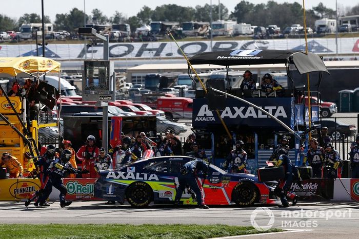 #88: Alex Bowman, Hendrick Motorsports, Chevrolet Camaro Axalta