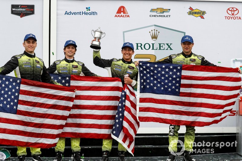 #12 AIM Vasser Sullivan Lexus RC F GT3, GTD: Frank Montecalvo, Townsend Bell, Aaron Telitz, Jeff Segal, podio