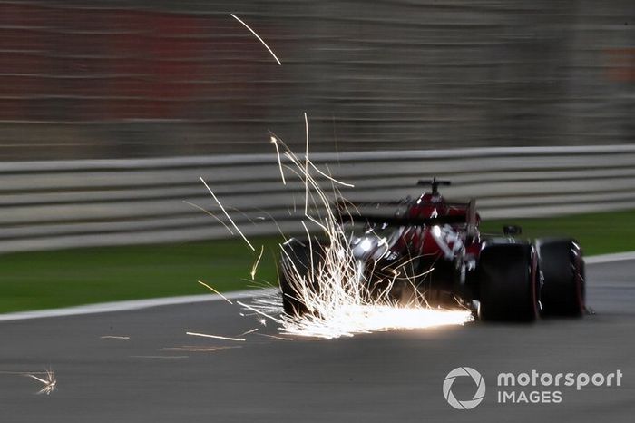 Chispas del coche de Kimi Raikkonen, Alfa Romeo Racing C38