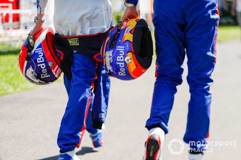 Шлемы Александра Элбона и Даниила Квята, Toro Rosso