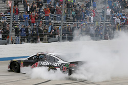 Race winner Kevin Harvick, Stewart-Haas Racing, Ford