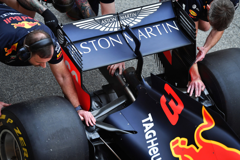 Red Bull Racing RB14 detalle del ala trasera