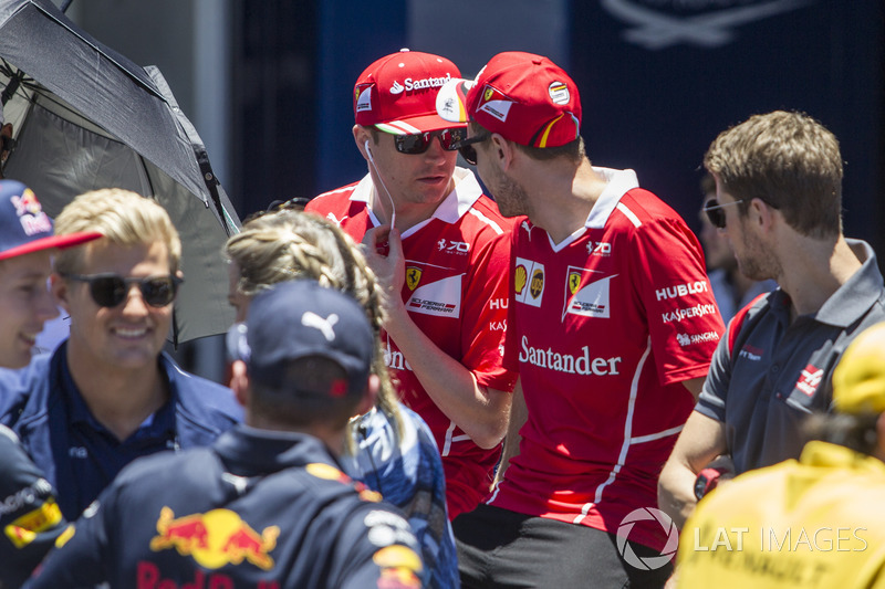 Kimi Raikkonen, Ferrari y Sebastian Vettel, Ferrari en el desfile de pilotos