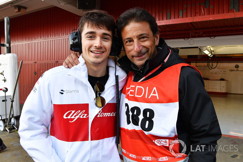 Charles Leclerc, Alfa Romeo Sauber F1 Team e Jean-Michel Tibi, Cameraman FOM