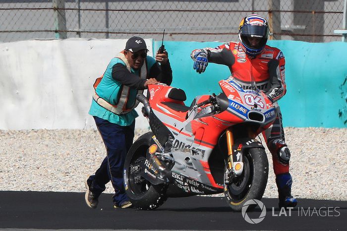 Andrea Dovizioso, Ducati Team after crash