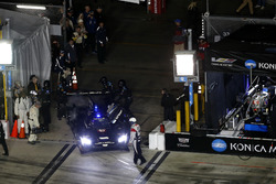 #10 Wayne Taylor Racing Cadillac DPi: Jordan Taylor, Renger Van Der Zande, Ryan Hunter-Reay goes bac