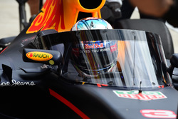 Daniel Ricciardo, Red Bull Racing RB12 met aeroscreen