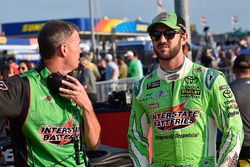 Daniel Suarez, Joe Gibbs Racing, Toyota Camry Interstate Batteries y Scott Graves