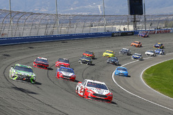 Brad Keselowski, Team Penske, Ford Fusion Wurth and Kyle Busch, Joe Gibbs Racing, Toyota Camry Inter