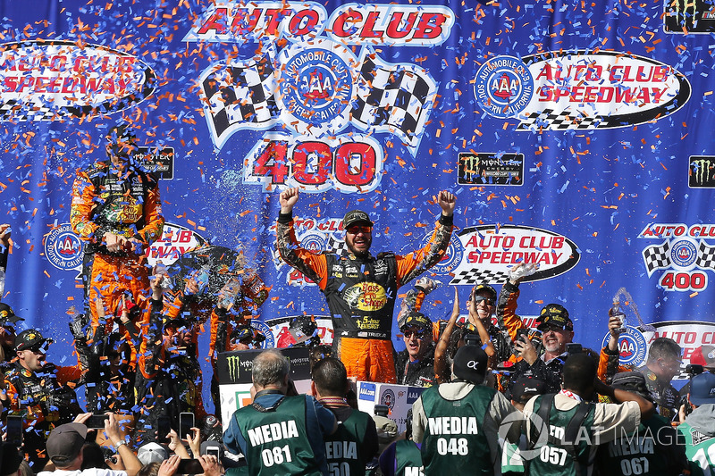 8. Ganador de la carrera Martin Truex Jr., Furniture Row Racing, Toyota Camry Bass Pro Shops/5-hour ENERGY