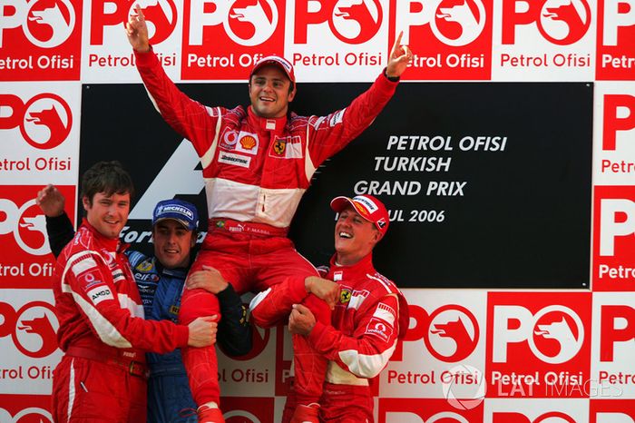 36- Fernando Alonso, 2º en el GP de Turquía 2006 con Renault