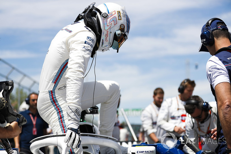 Lance Stroll, Williams Racing, on the grid
