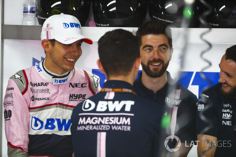 Esteban Ocon, Force India z inżynierami