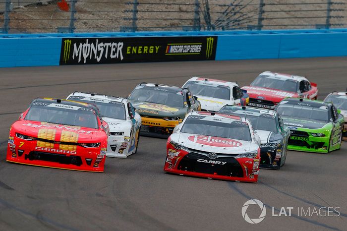 Christopher Bell, Joe Gibbs Racing, Toyota Camry Rheem and Justin Allgaier, JR Motorsports, Chevrolet Camaro BRANDT Professional Agriculture
