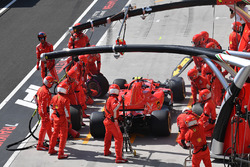 Kimi Raikkonen, Ferrari SF71H pit stop