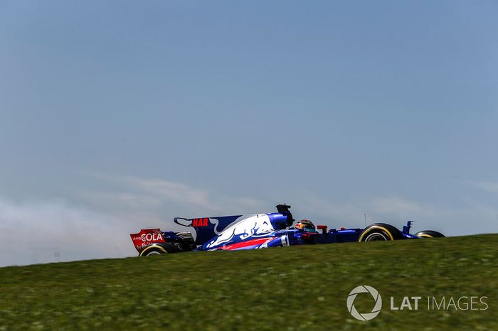 Brendon Hartley, Scuderia Toro Rosso STR12 con fallo de motor en la PL1