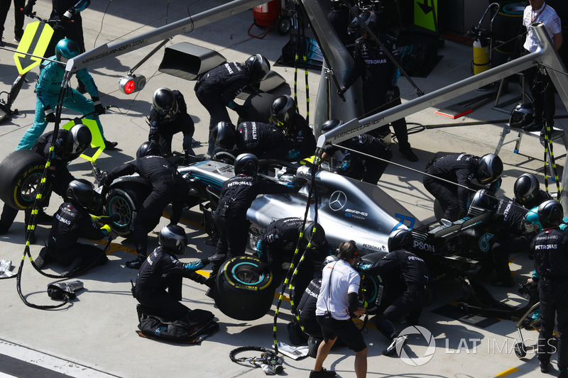 Valtteri Bottas, Mercedes AMG F1 W09, makes a stop