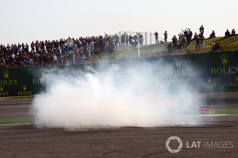 Accrochage entre Max Verstappen, Red Bull Racing RB14 et Sebastian Vettel, Ferrari SF71H