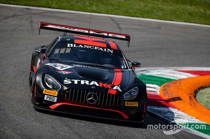 #44 Strakka Racing Mercedes-AMG GT3: Christian Vietoris, Adrien Tambay, David Fumanelli