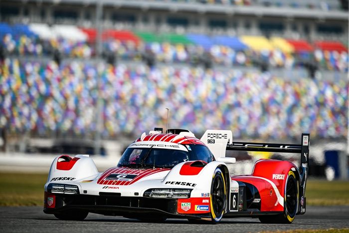 #6 Porsche Penske Motorsport Porsche 963: Julien Andlauer, Scott McLaughlin, Matt Campbell, Felipe Nasr, Josef Newgarden