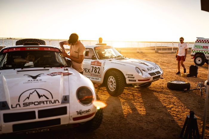 #782 Sikkens Motorsport – Rteam Porsche: Паоло Феллин, Вернер Грамм